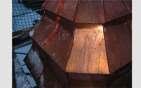 Mit Kupfer verkleideter Turm
